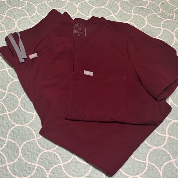 Women’s Figs Burgundy Set Large - Picture 3 of 3